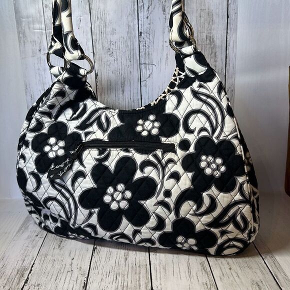 Vera Bradley Shoulder Bag Quilted Magnetic Closure Black White Floral LOOK - Picture 4 of 11